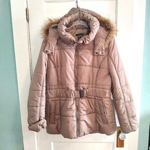 Harve Benard champagne colored ski parka with faux fur hood - xl